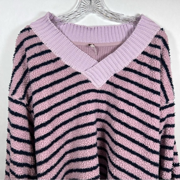 Free People women’s Connell Sherpa pullover size XS v-neck striped purple - Picture 4 of 13
